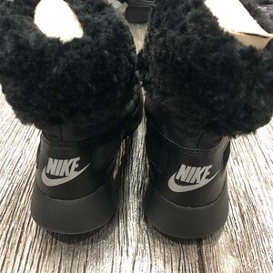 Brand New in box Woman’s  NIKE Winter boot